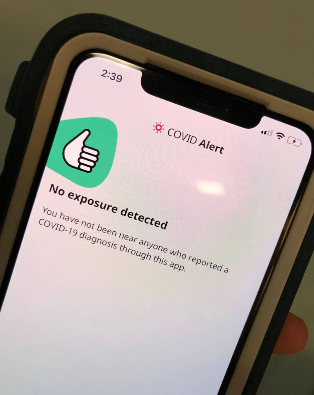 Click to play video 'Peterborough Public Health urging residents to download COVID-19 alert app'